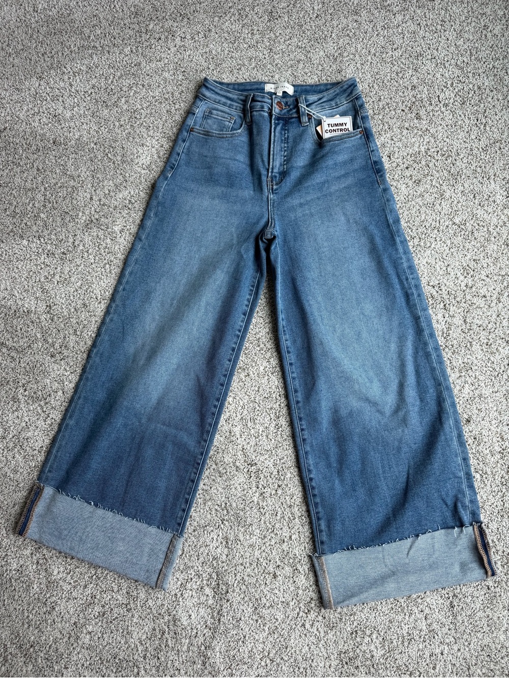 Risen Tummy Control Wide Leg Crop Jeans NWT Size 5/27 Cuffed Hem Medium Wash